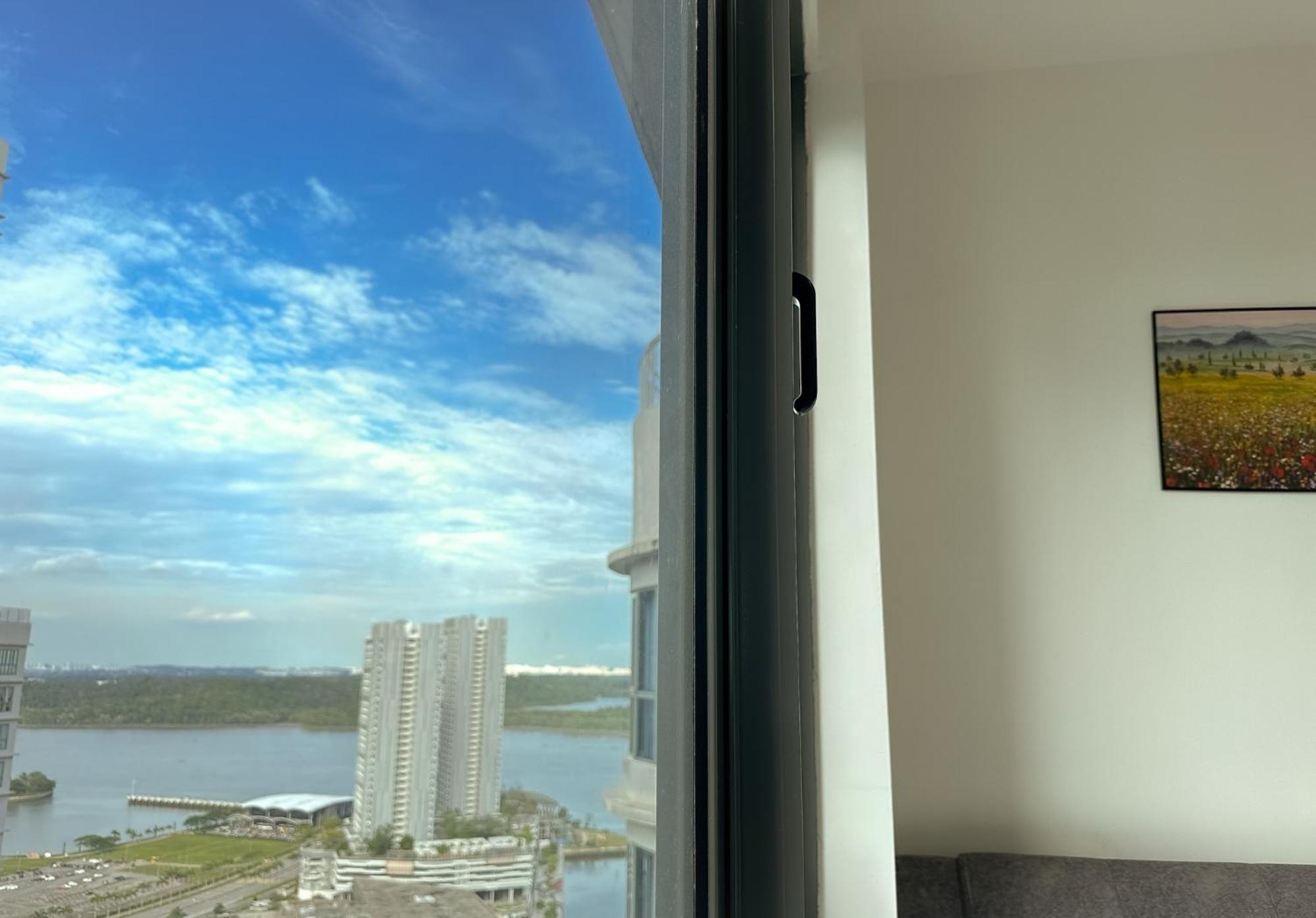 Teega Suites Puteriharbour By Wp Homestay Johor Bahru Habitación foto
